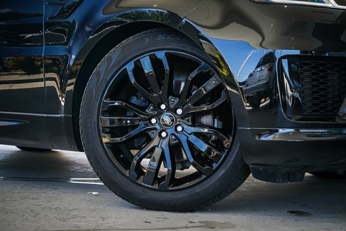 Land Rover Range Rover Sport image 2