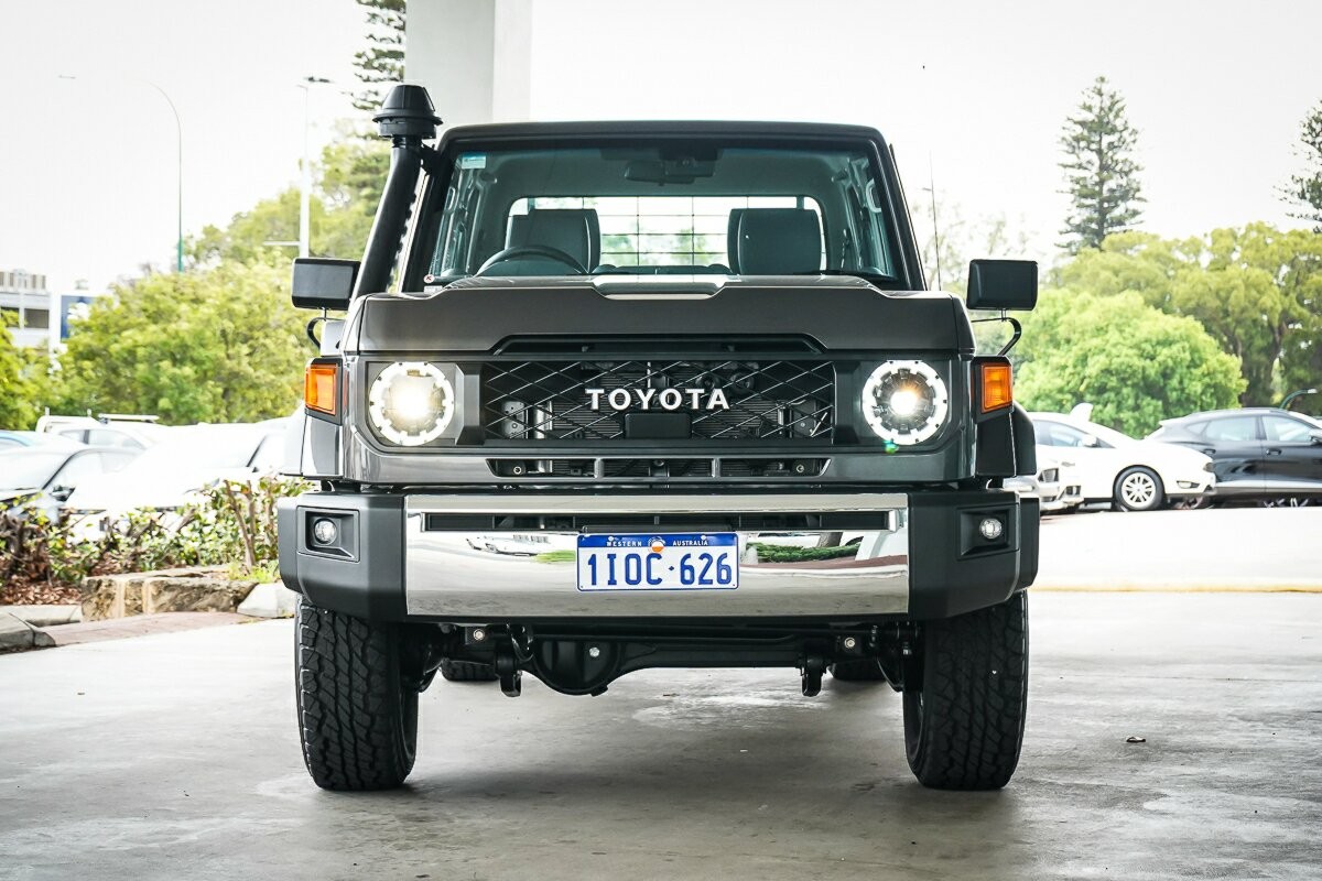 Toyota Landcruiser image 3