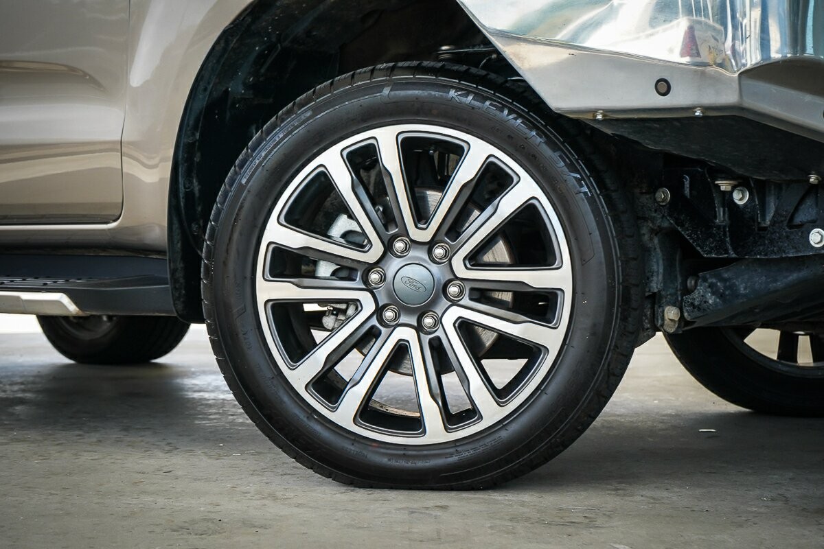 Ford Everest image 2