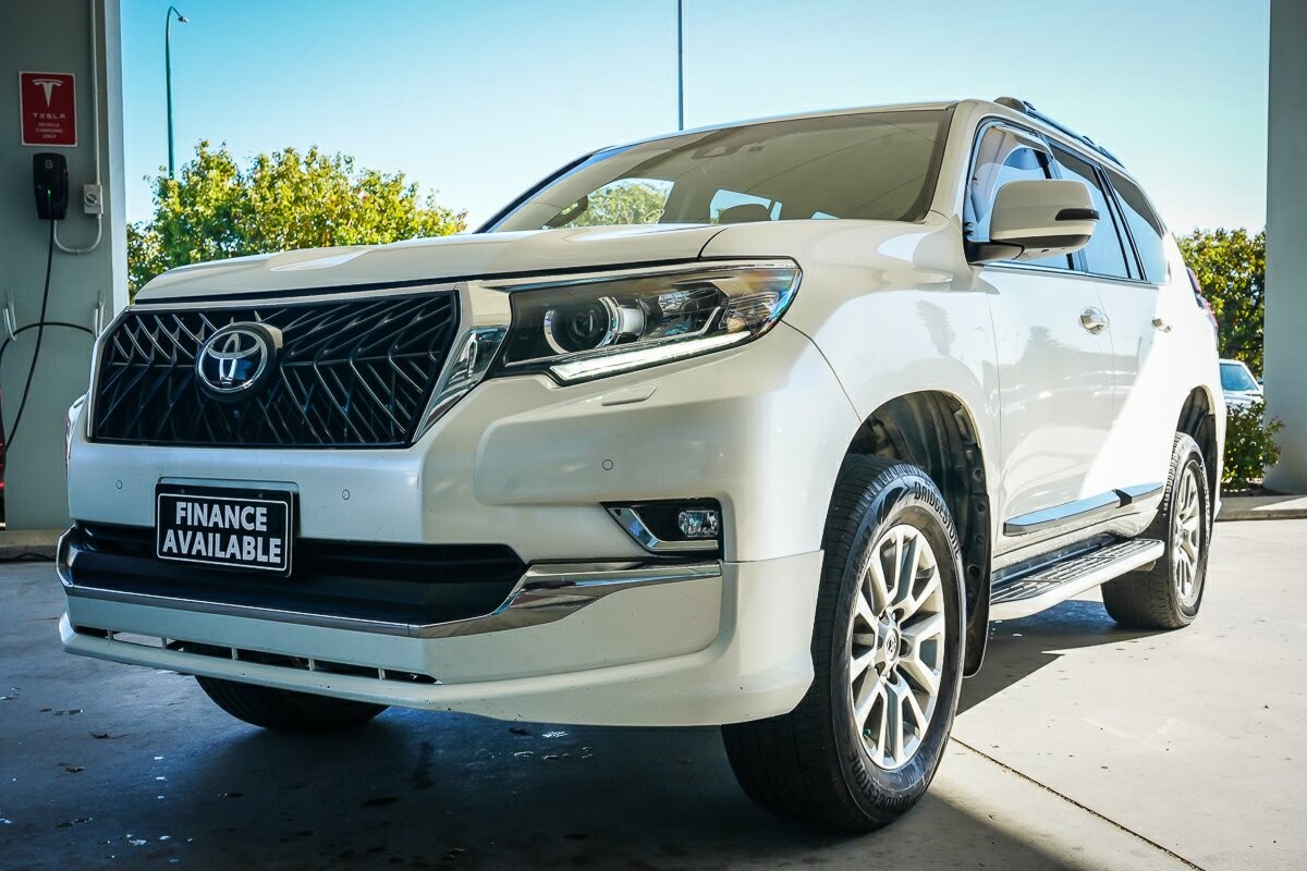 Toyota Landcruiser Prado image 4