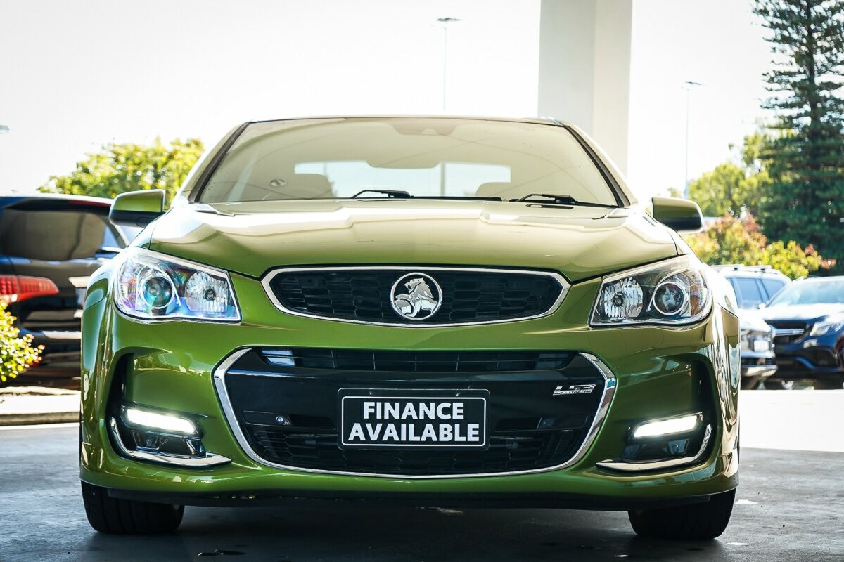 Holden Commodore image 3