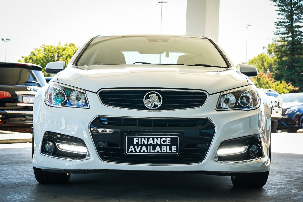 Holden Commodore image 3