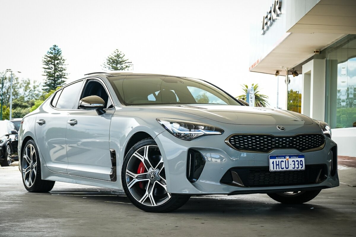 Kia Stinger image 1