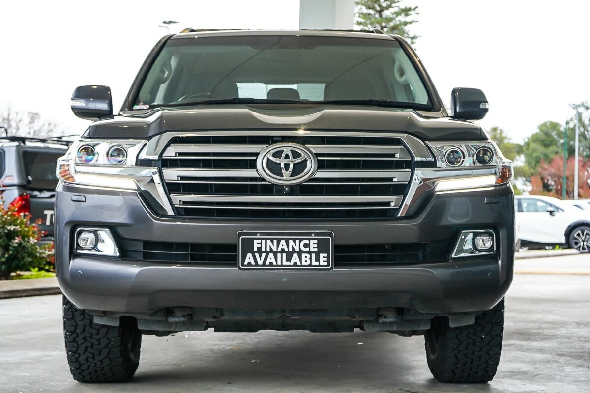 Toyota Landcruiser image 3