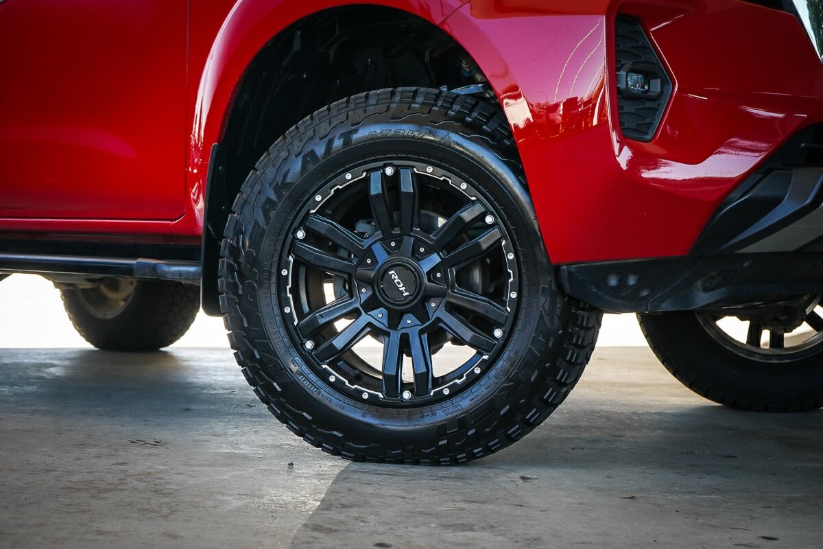 Nissan Navara image 2