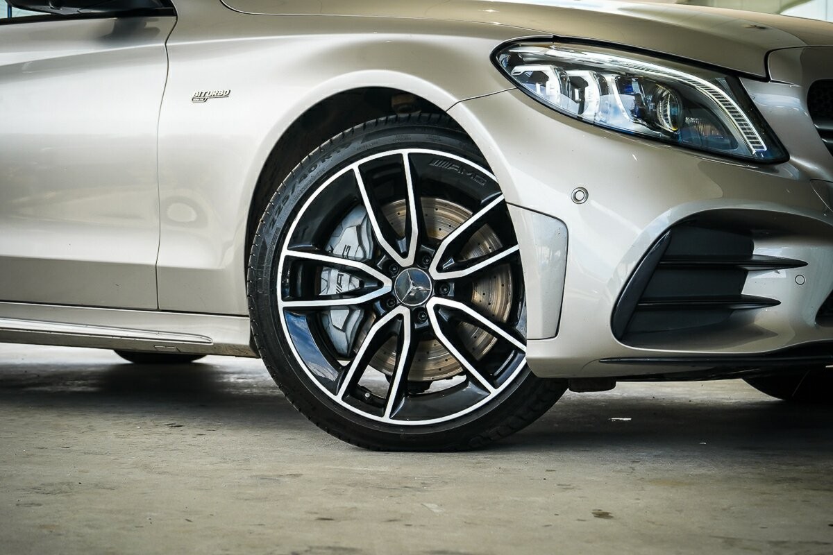 Mercedes Benz C-class image 2