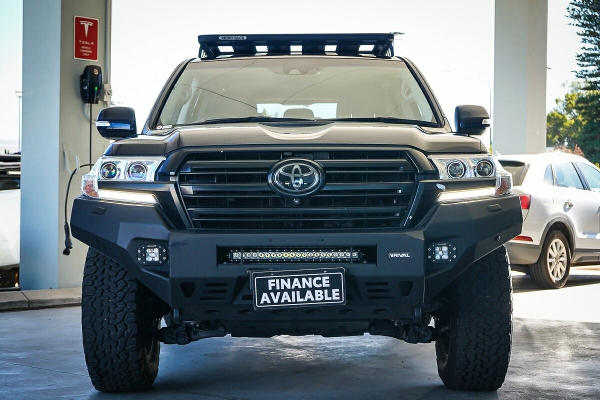 Toyota Landcruiser image 3