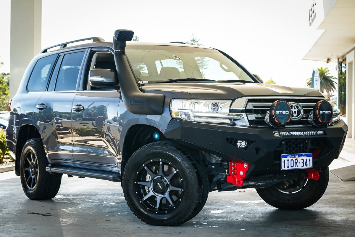 Toyota Landcruiser image 1