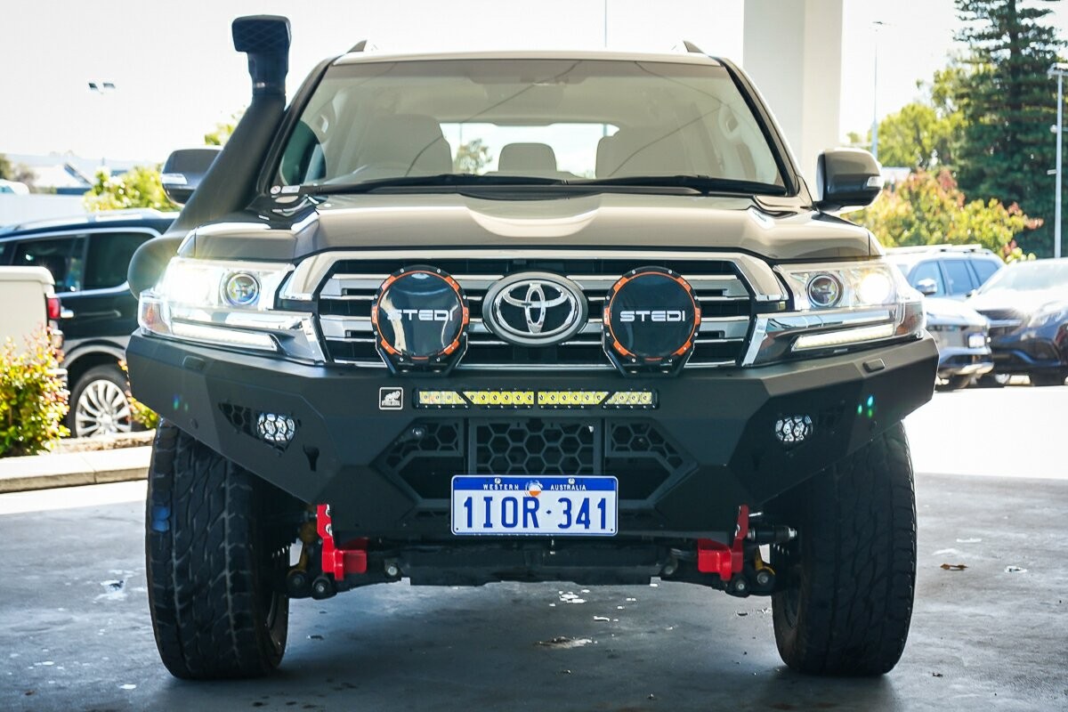Toyota Landcruiser image 3