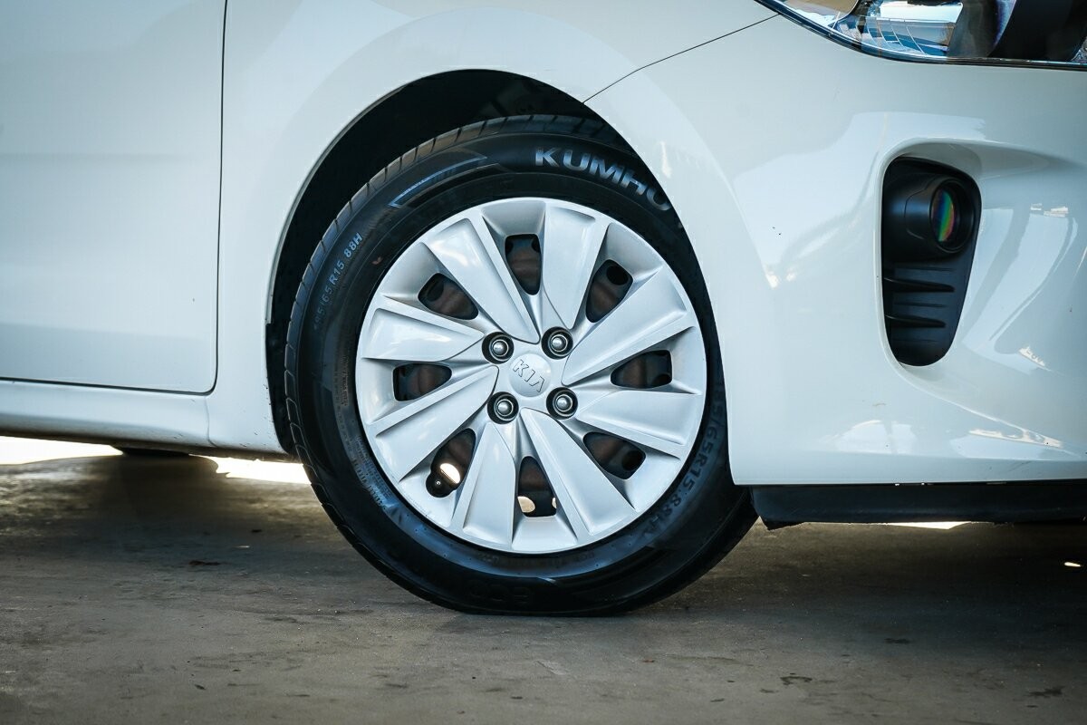 Kia Rio image 2