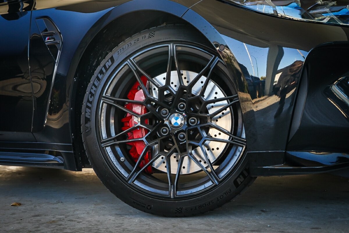 BMW M3 image 2