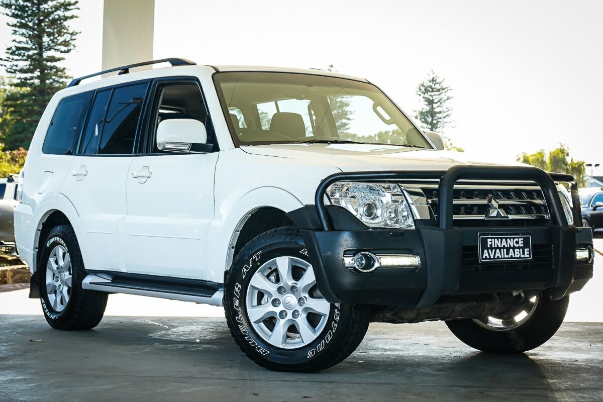 Mitsubishi Pajero image 1