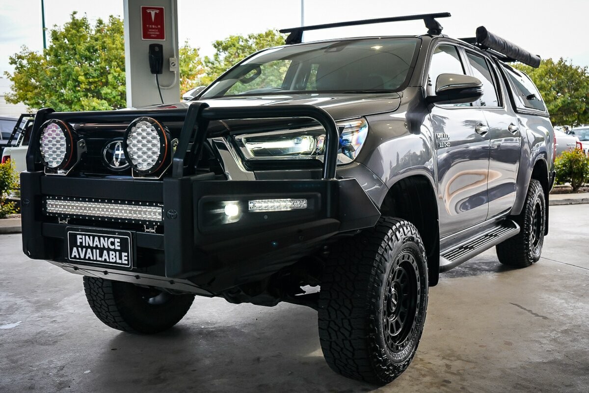 Toyota Hilux image 4