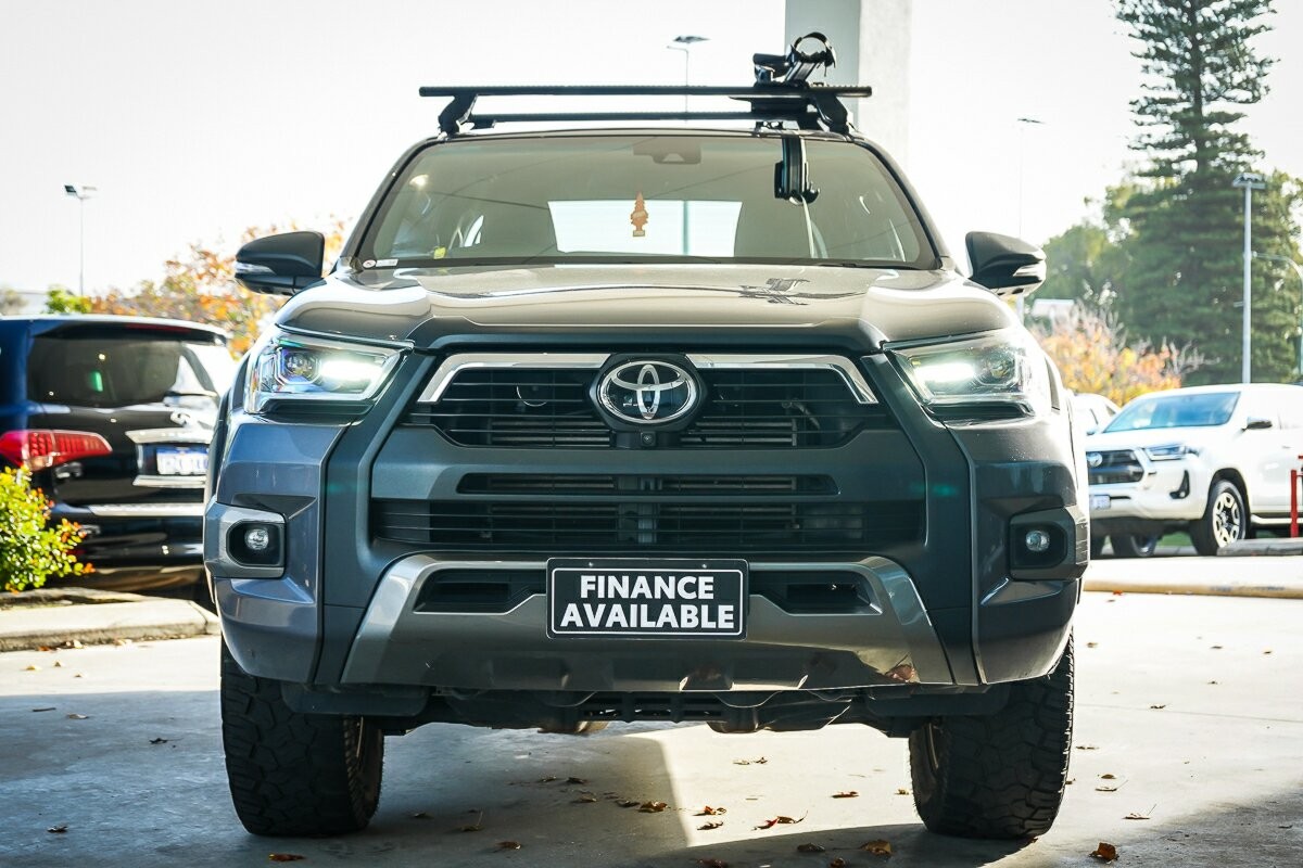 Toyota Hilux image 3