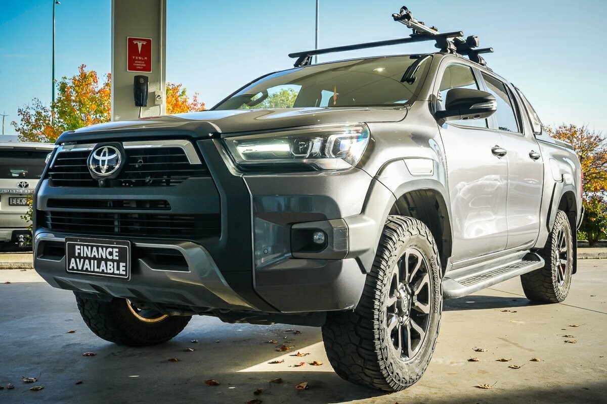 Toyota Hilux image 4
