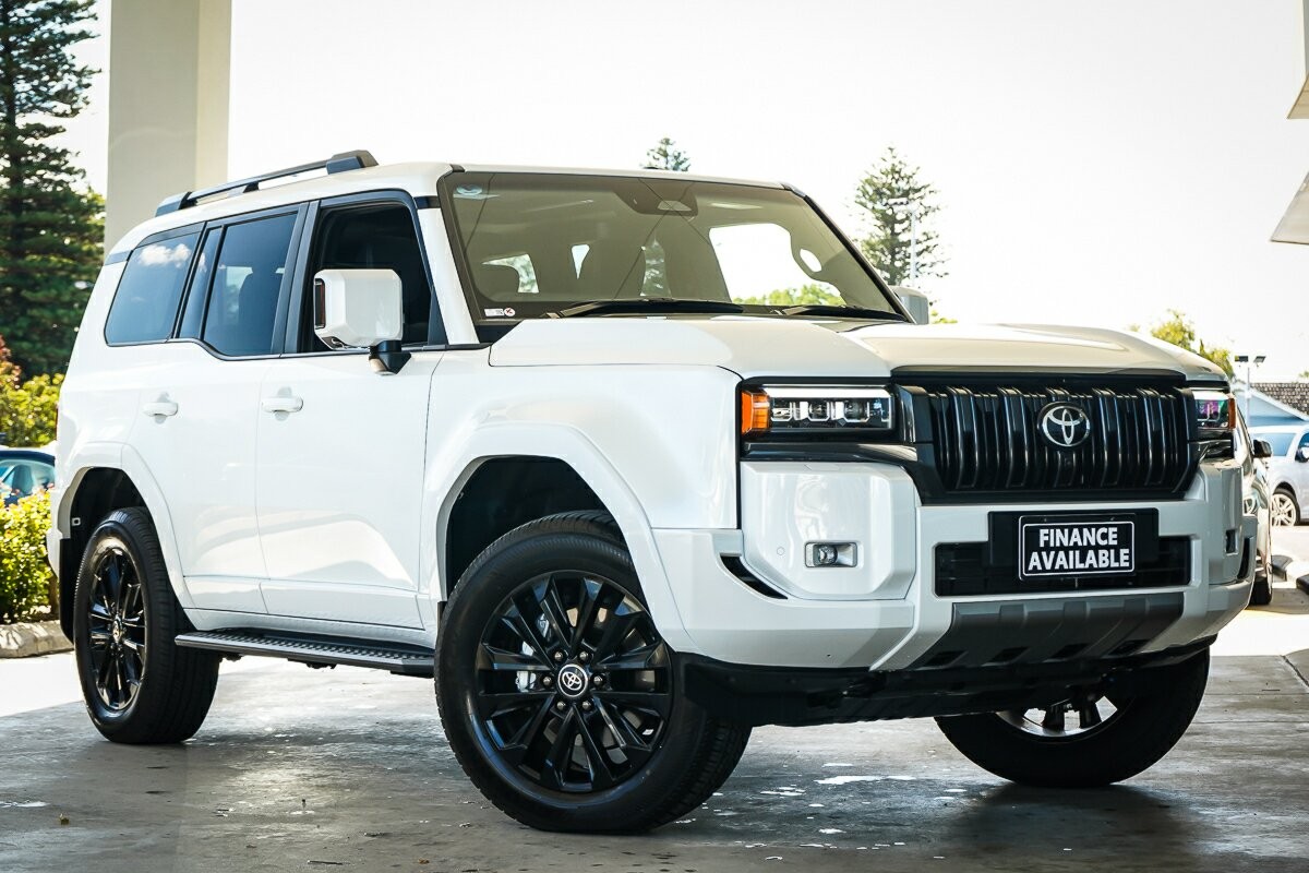 Toyota Landcruiser Prado image 1