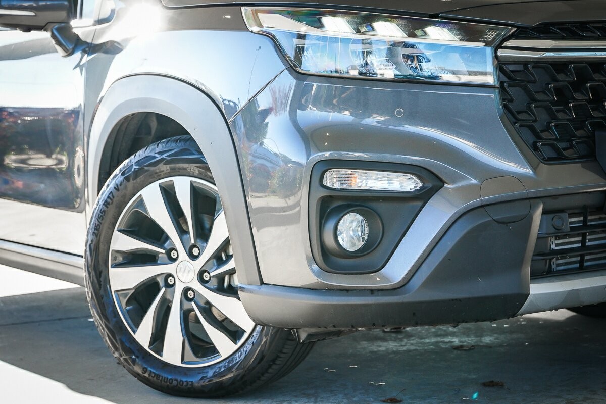 Suzuki S-cross image 2