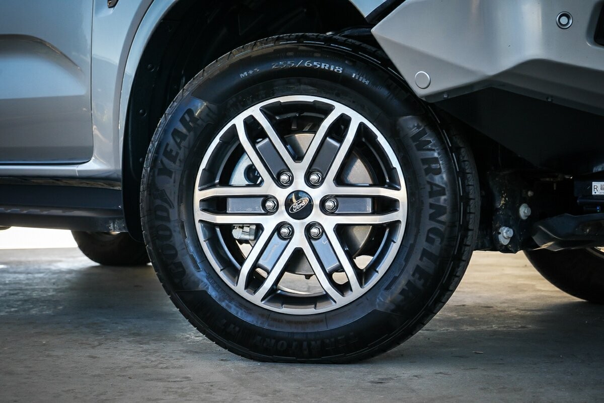 Ford Everest image 2