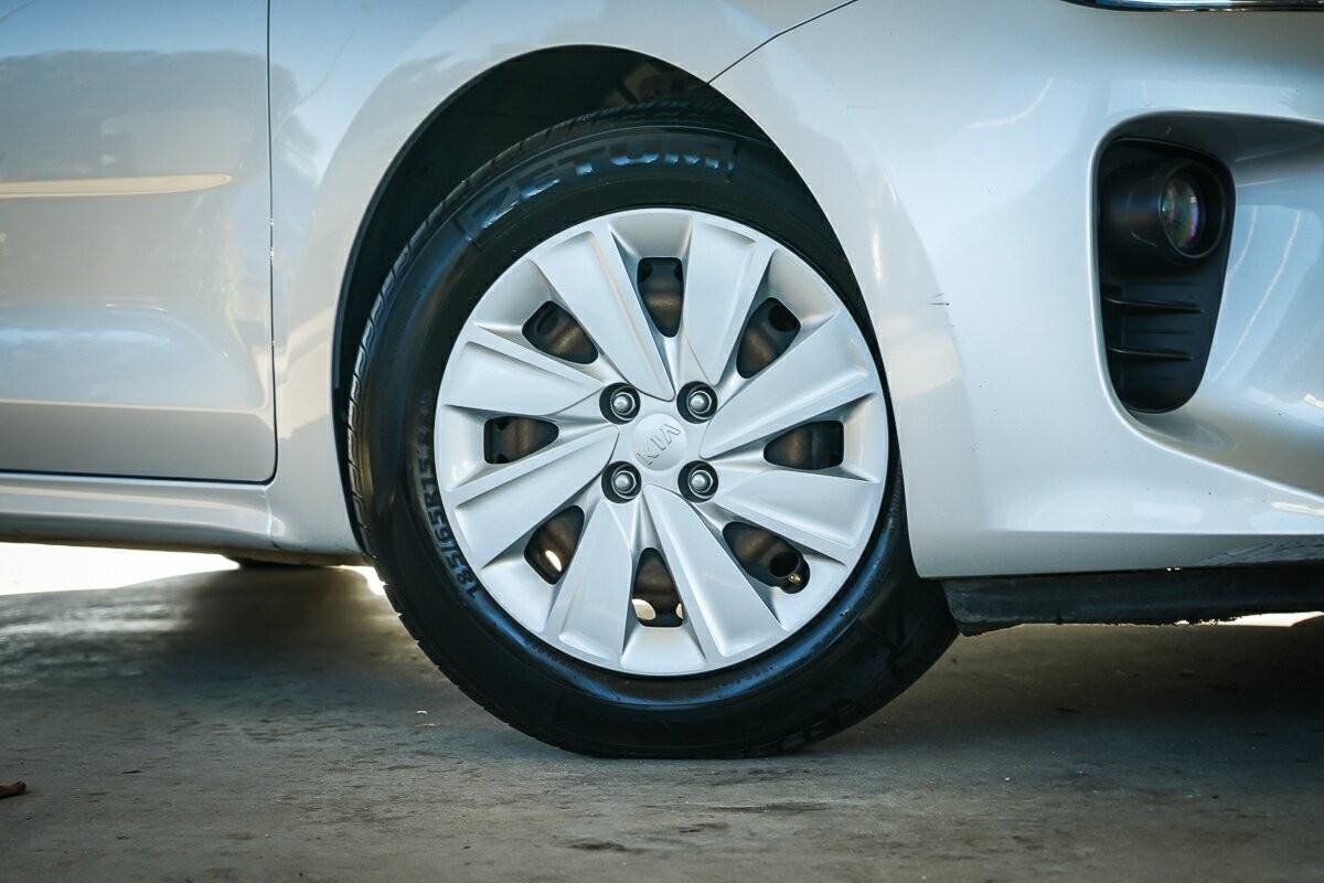 Kia Rio image 2