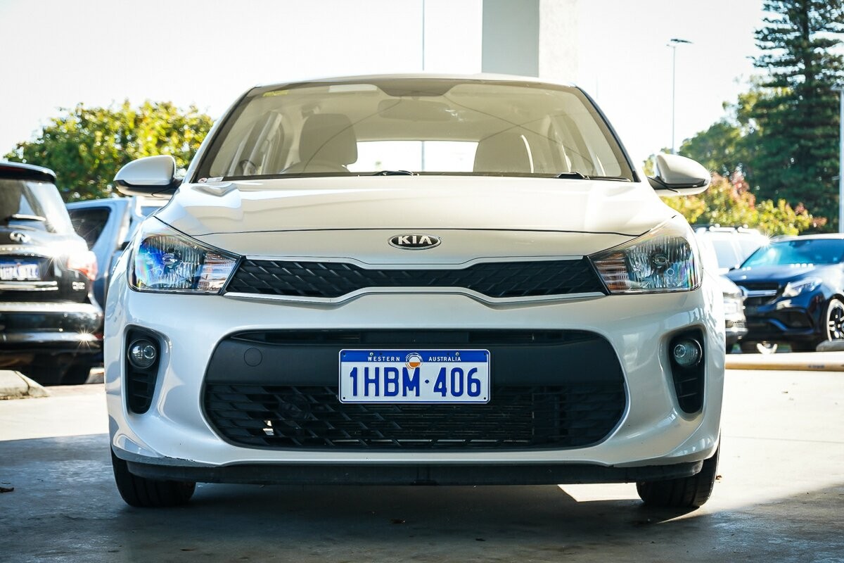 Kia Rio image 3