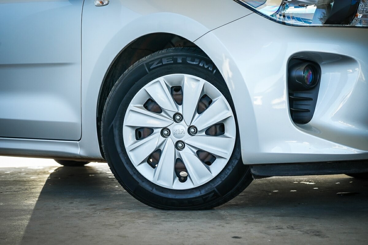 Kia Rio image 2