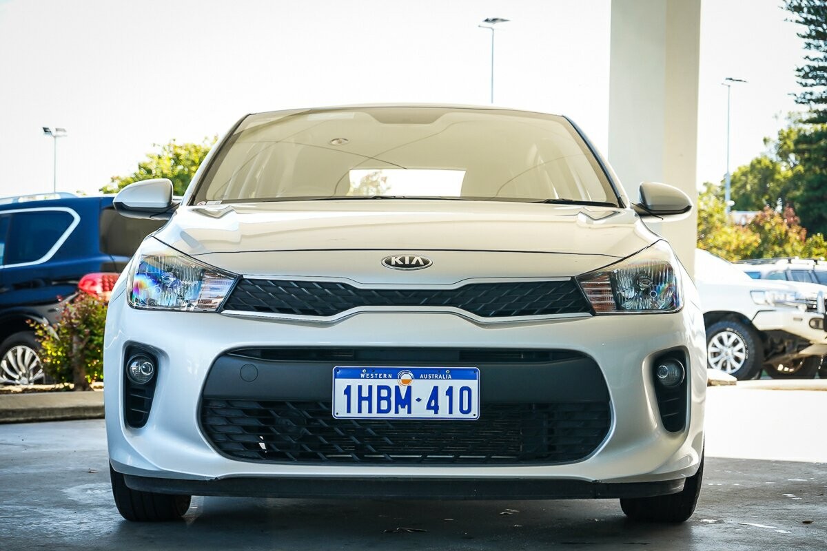 Kia Rio image 3