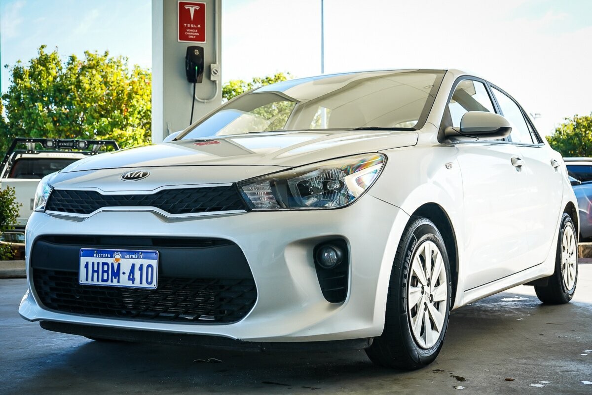 Kia Rio image 4