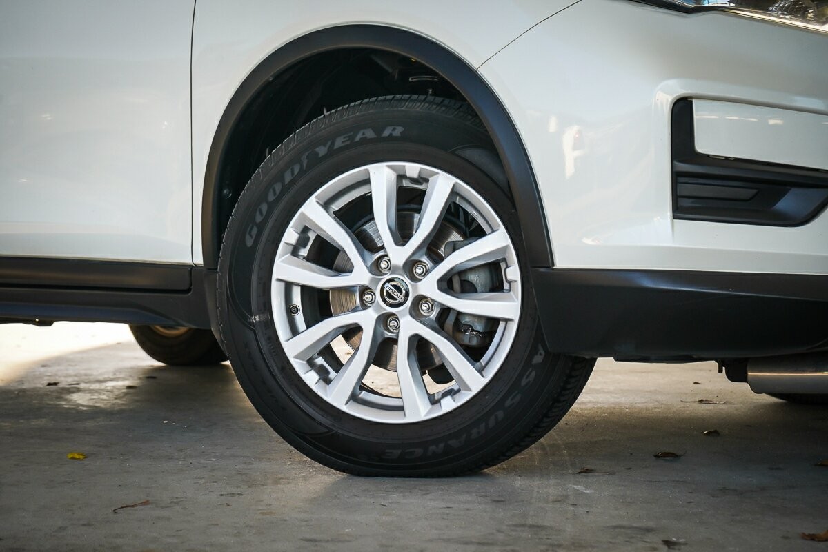 Nissan X-trail image 2