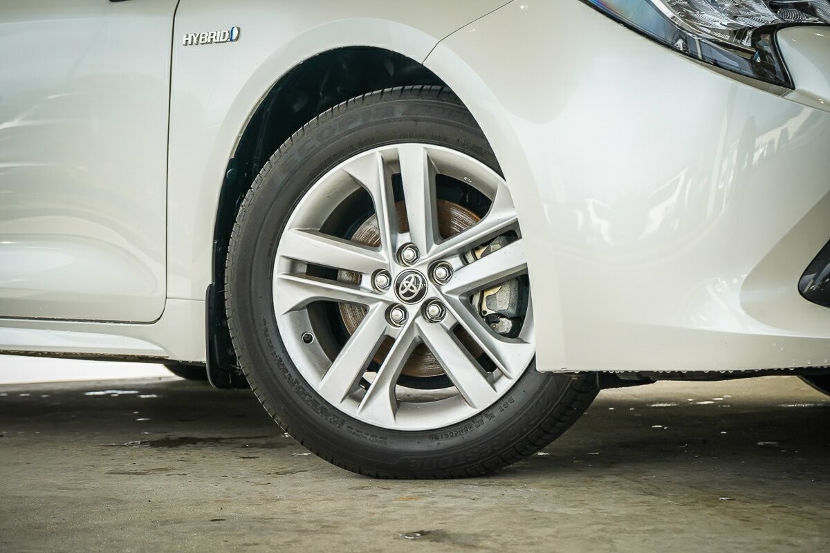 Toyota Corolla image 2