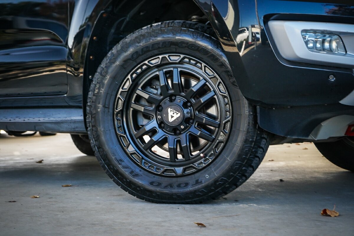 Ford Everest image 2