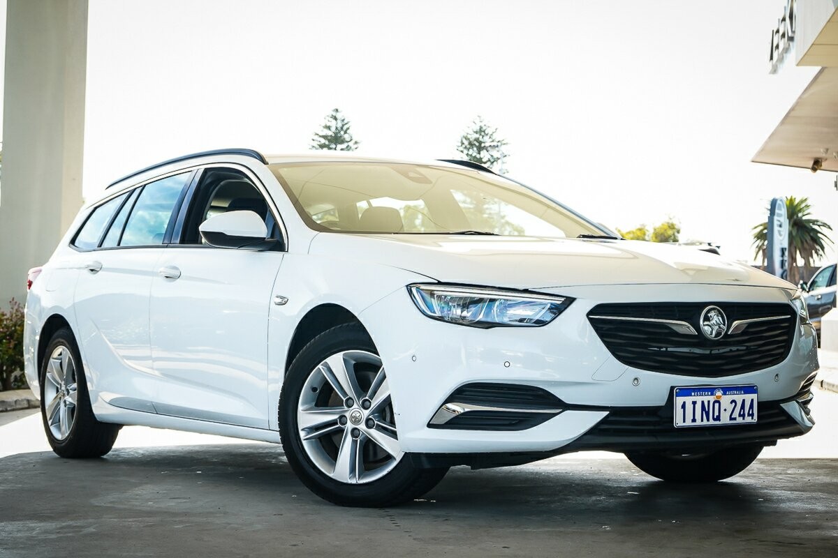 Holden Commodore image 1