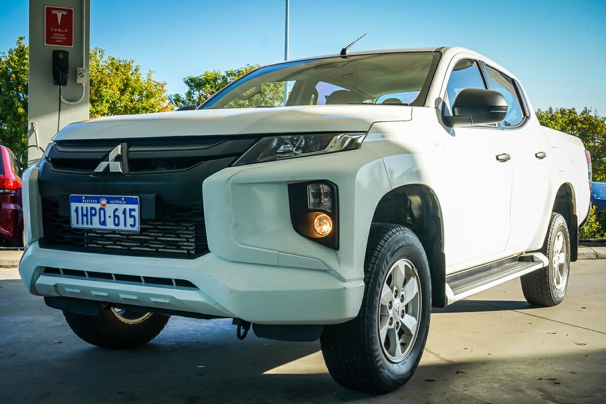 Mitsubishi Triton image 4