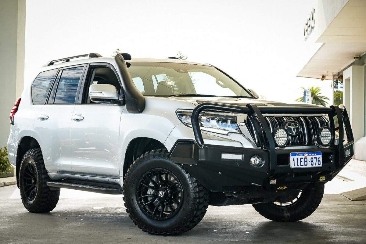 Toyota Landcruiser Prado image 1