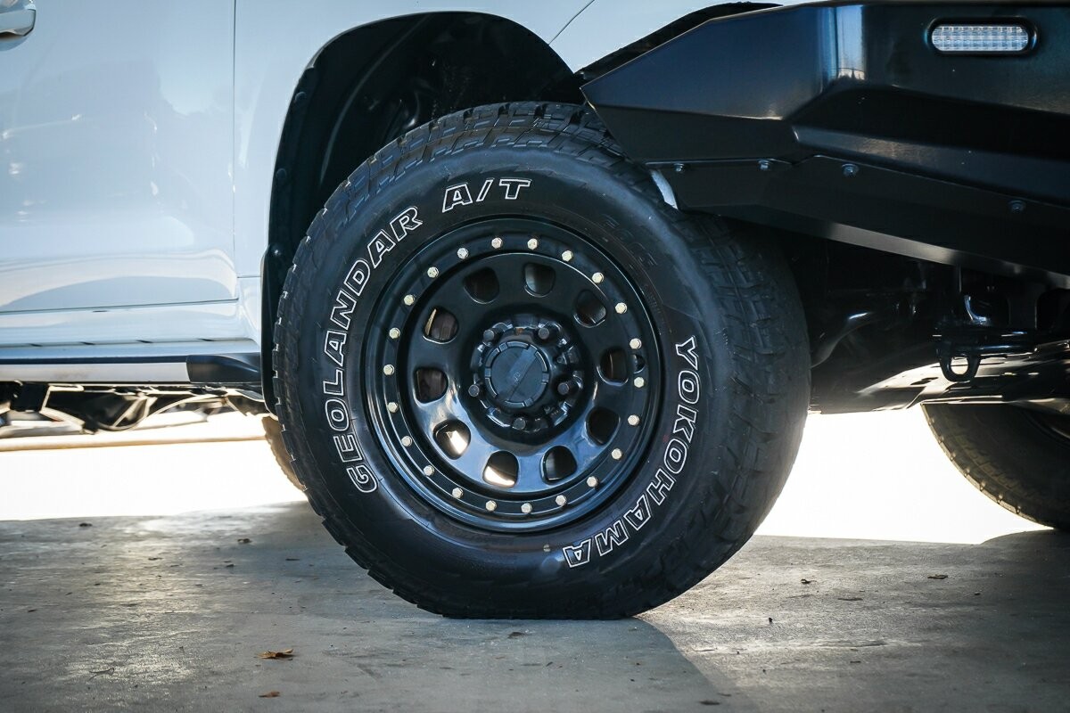 Toyota Landcruiser image 2