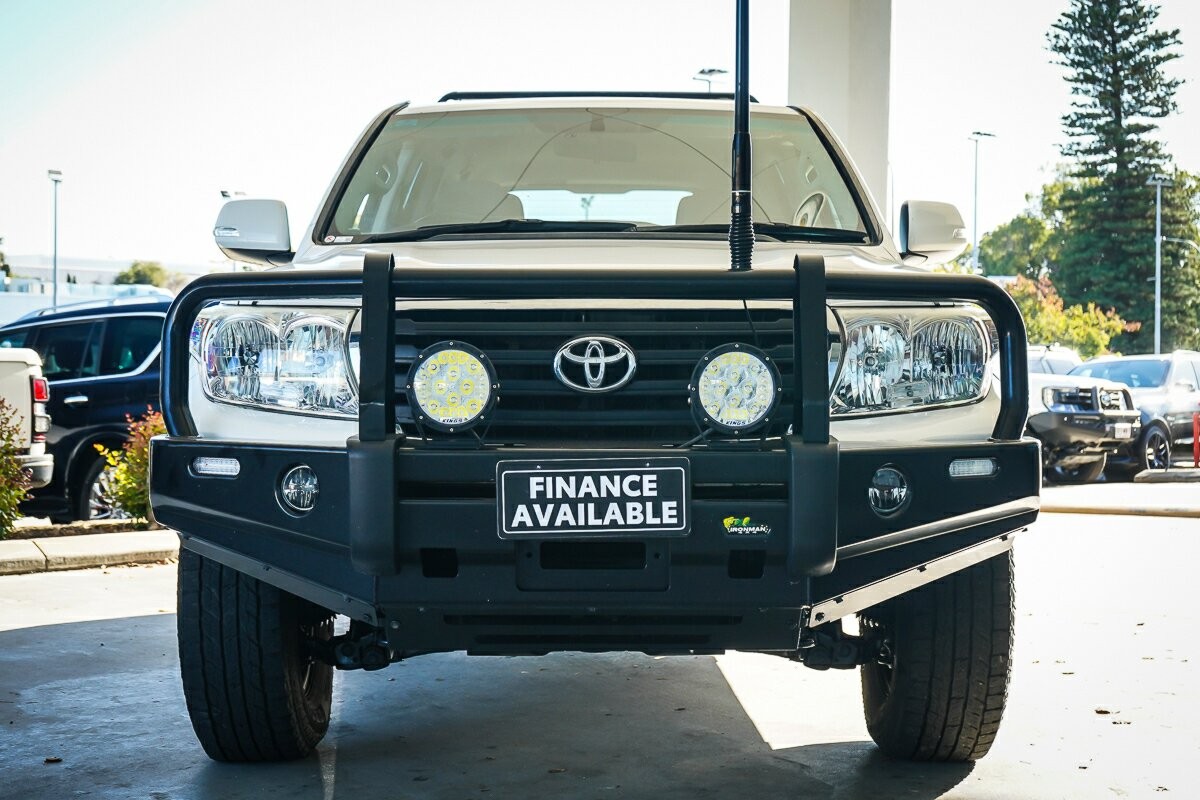 Toyota Landcruiser image 3