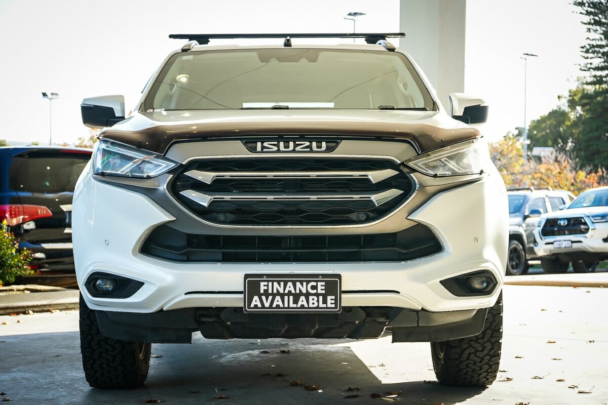 Isuzu Mu-x image 3
