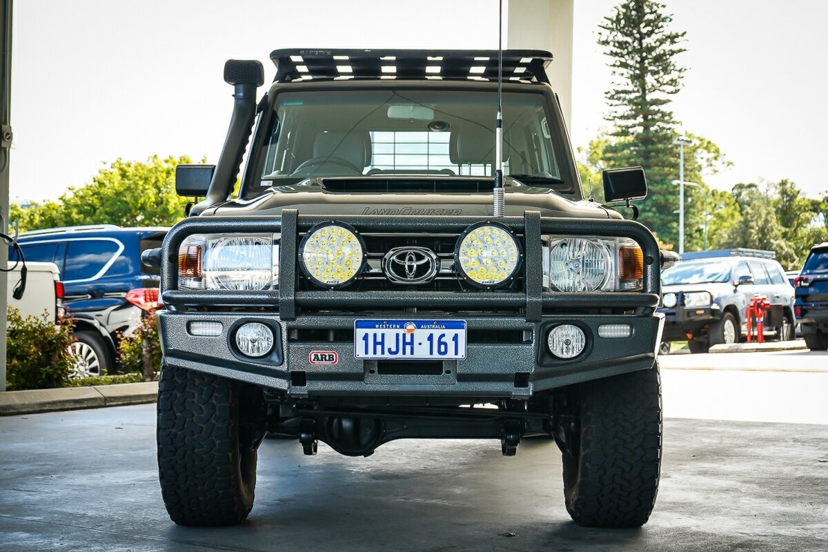 Toyota Landcruiser image 3