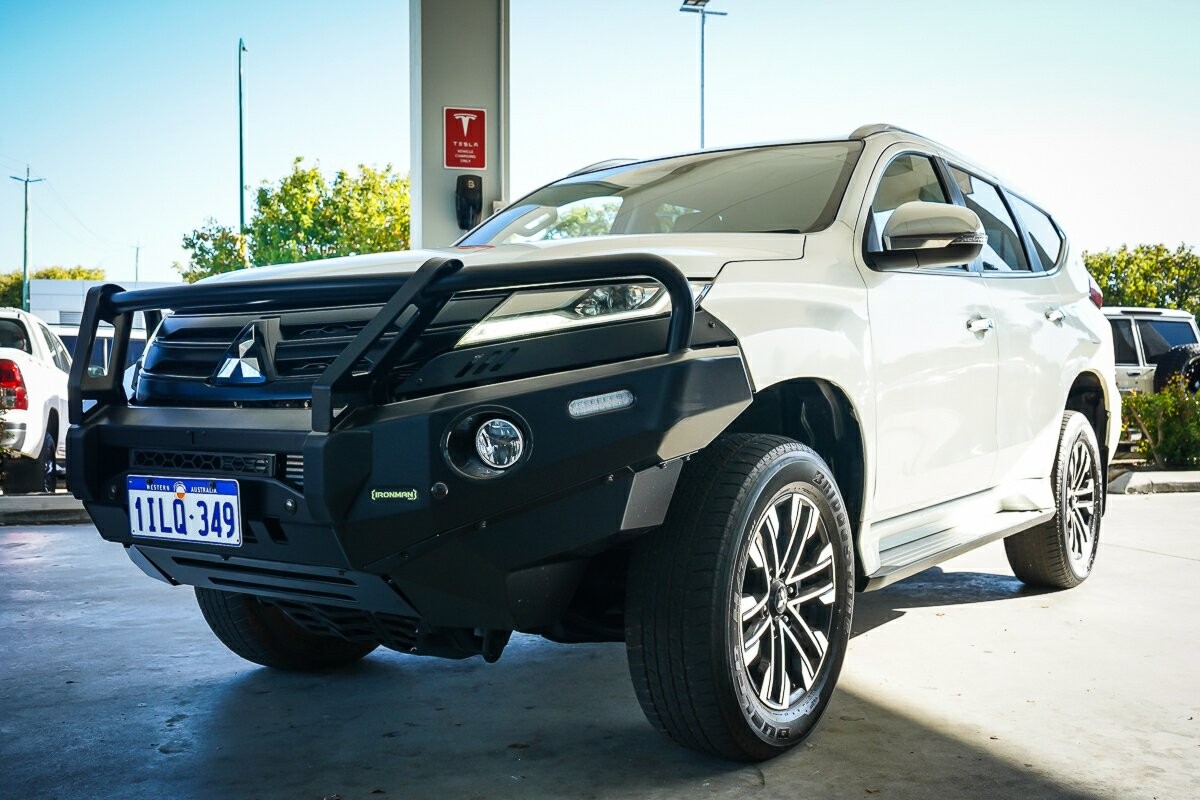 Mitsubishi Pajero Sport image 4