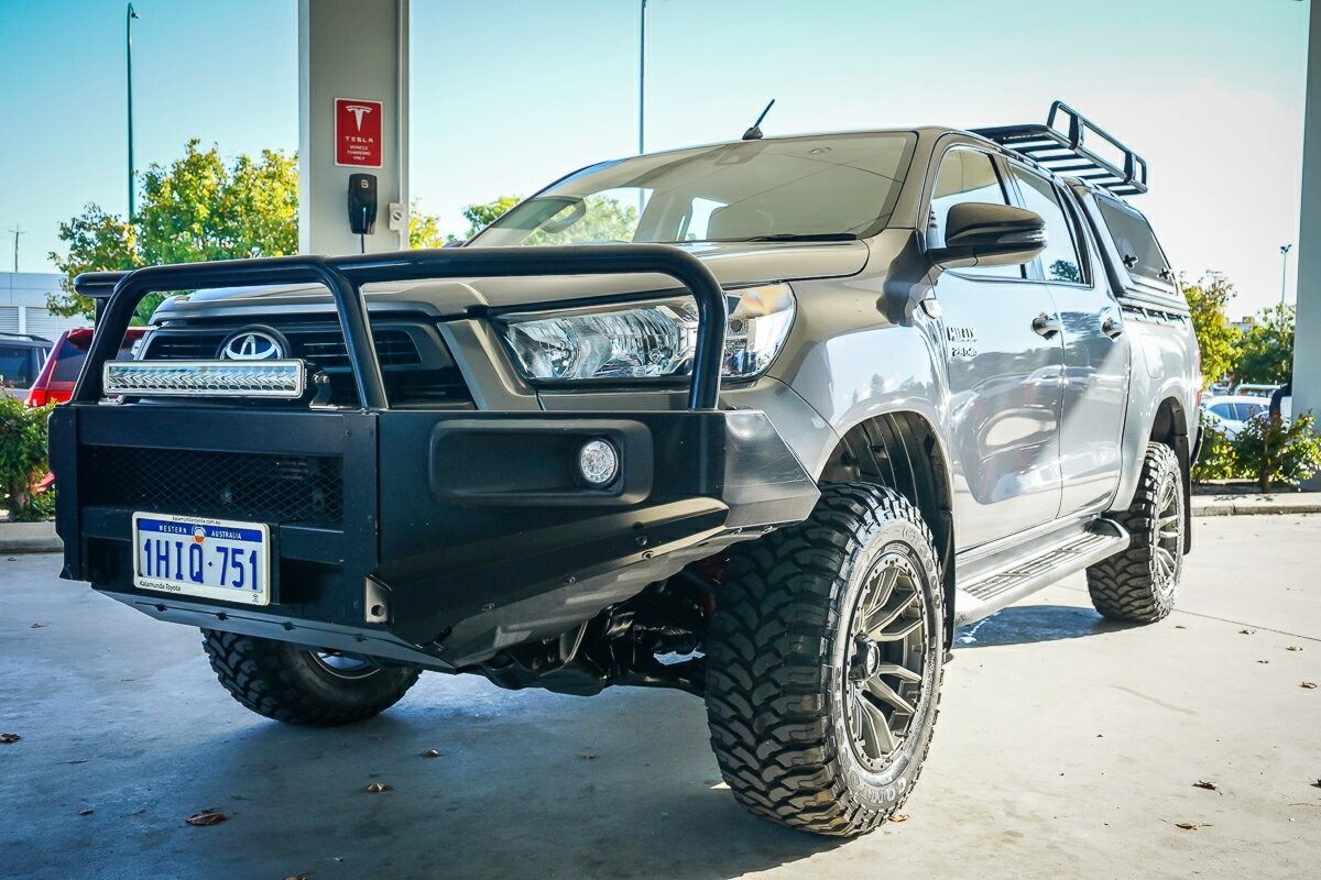 Toyota Hilux image 4