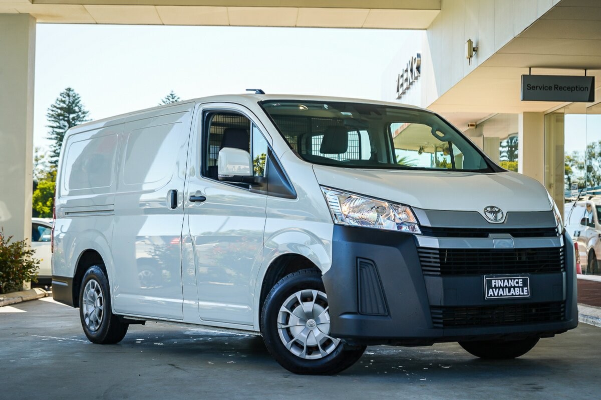 Toyota Hiace image 1