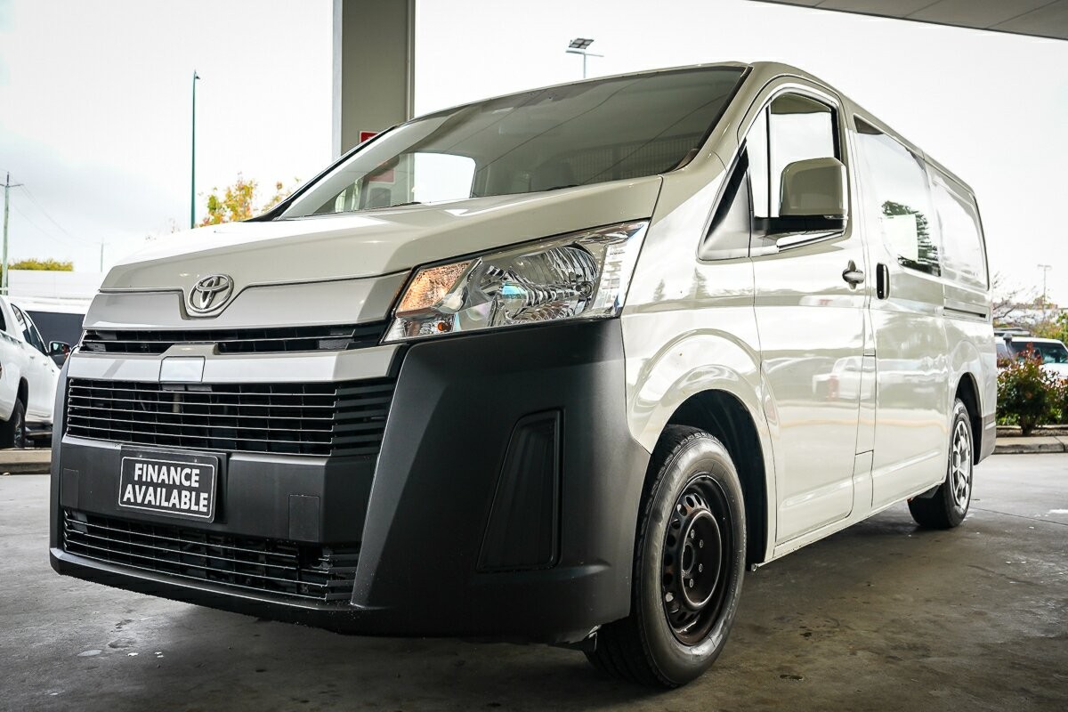 Toyota Hiace image 4