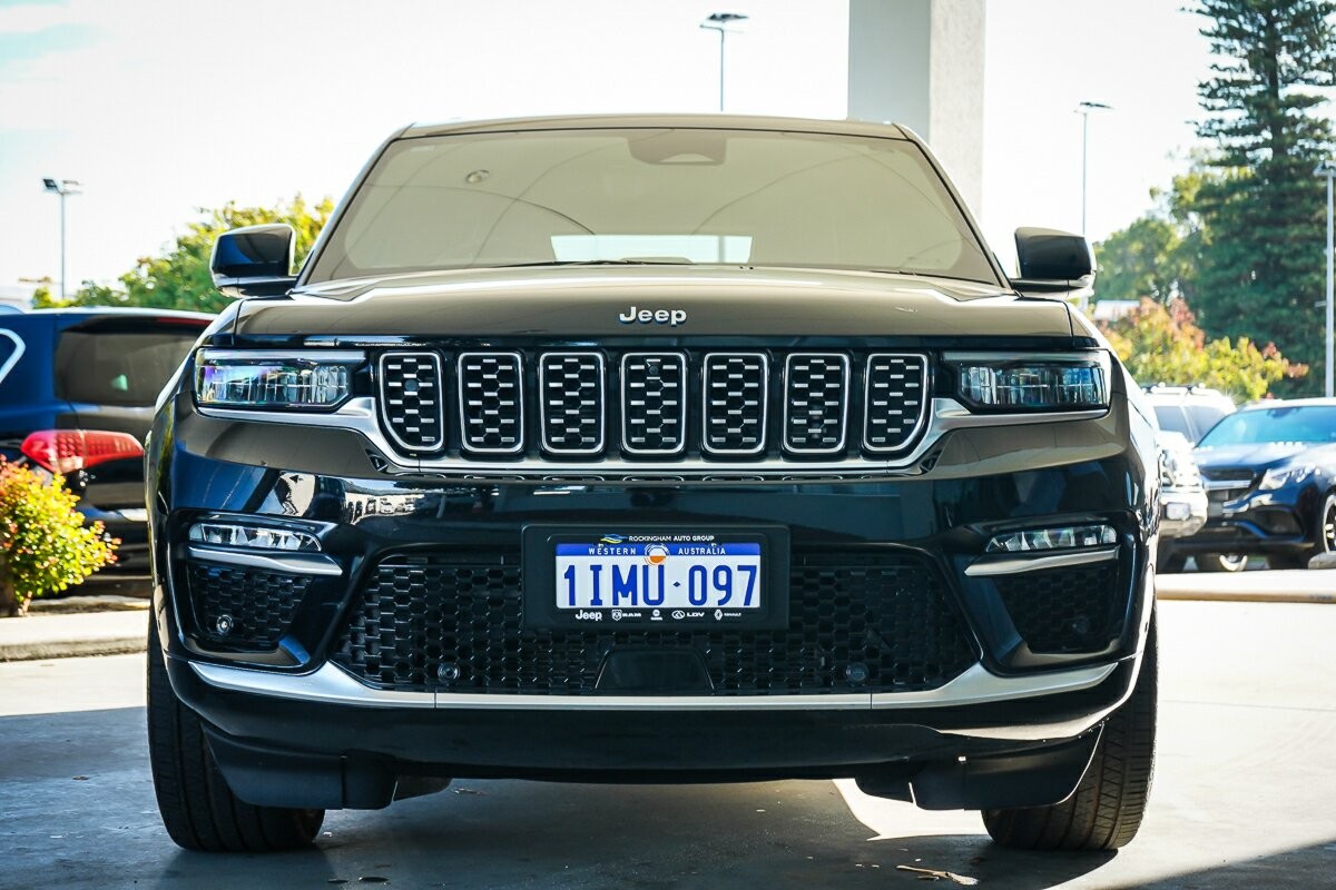 Jeep Grand Cherokee image 3