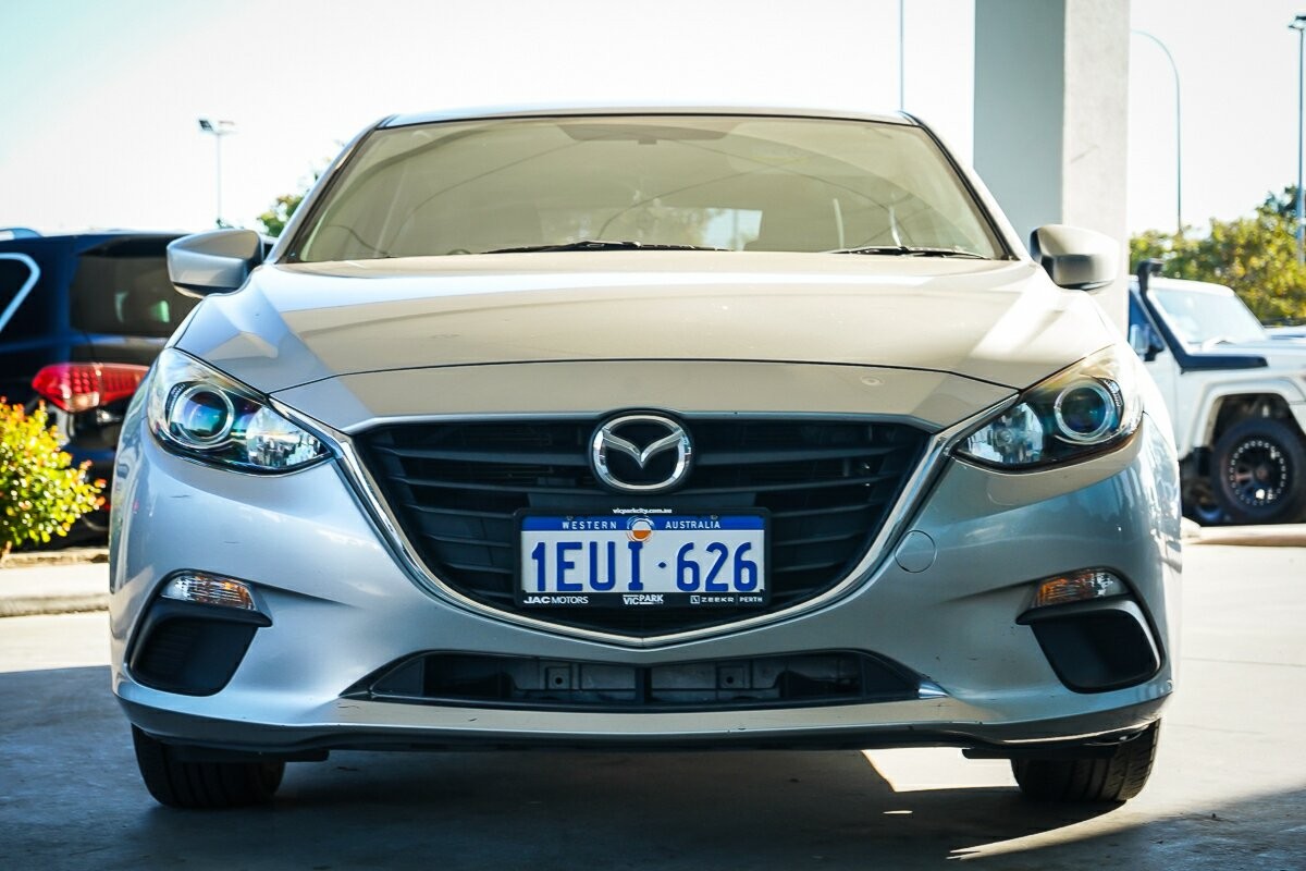 Mazda 3 image 3