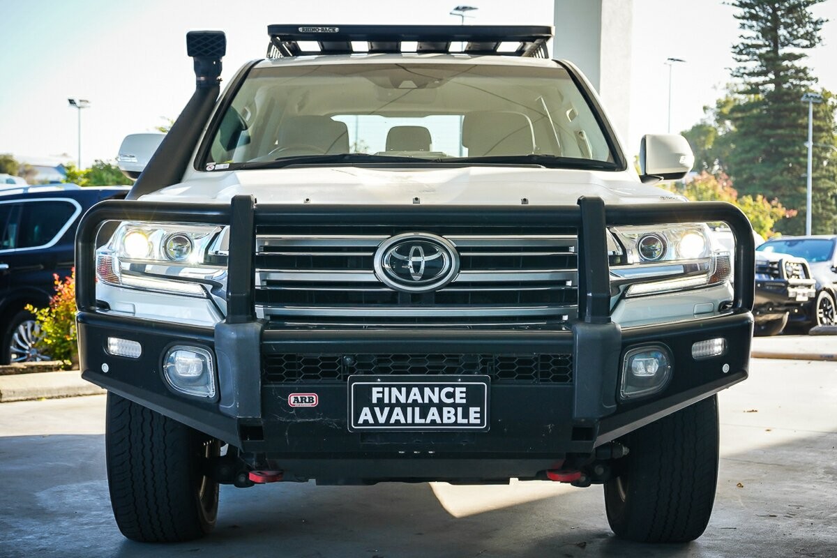 Toyota Landcruiser image 3
