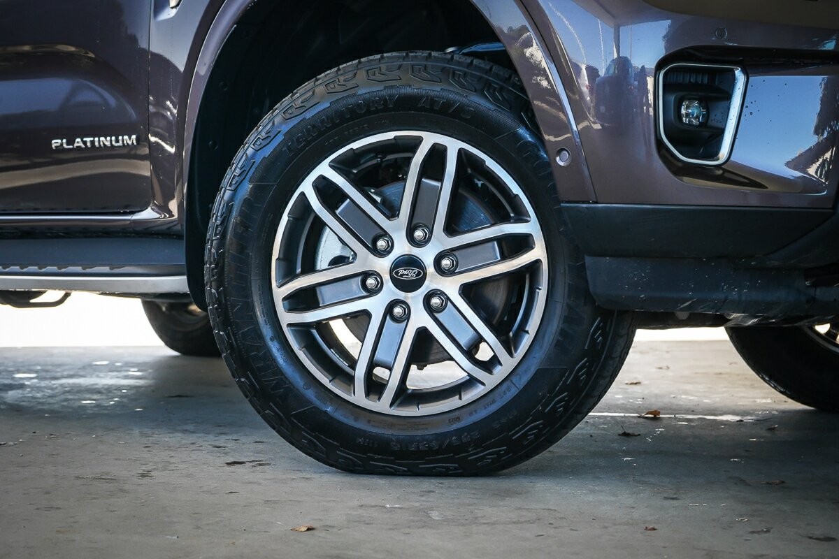 Ford Everest image 2