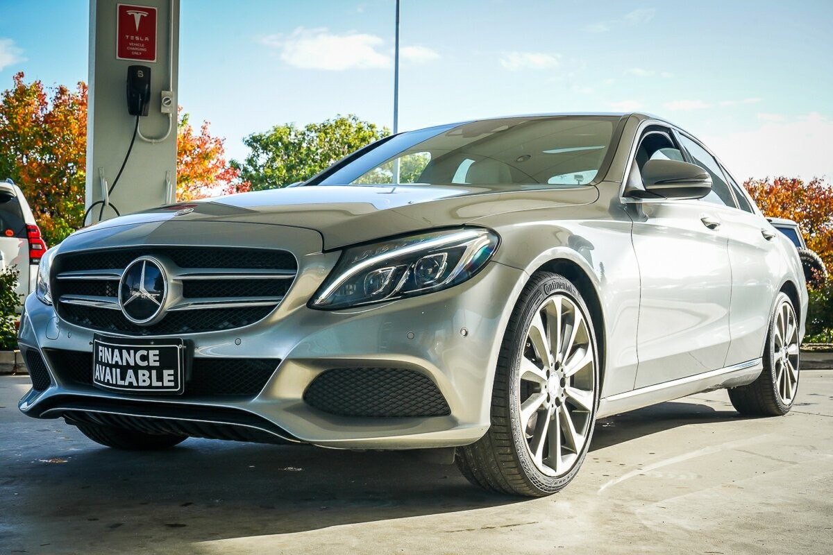 Mercedes Benz C-class image 4