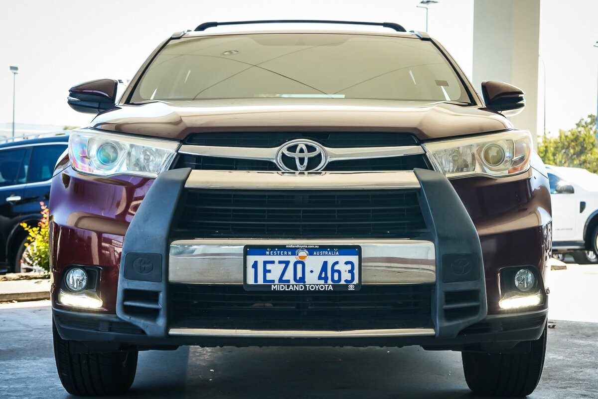 Toyota Kluger image 3