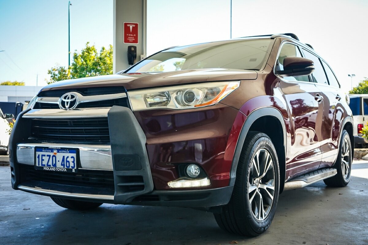 Toyota Kluger image 4
