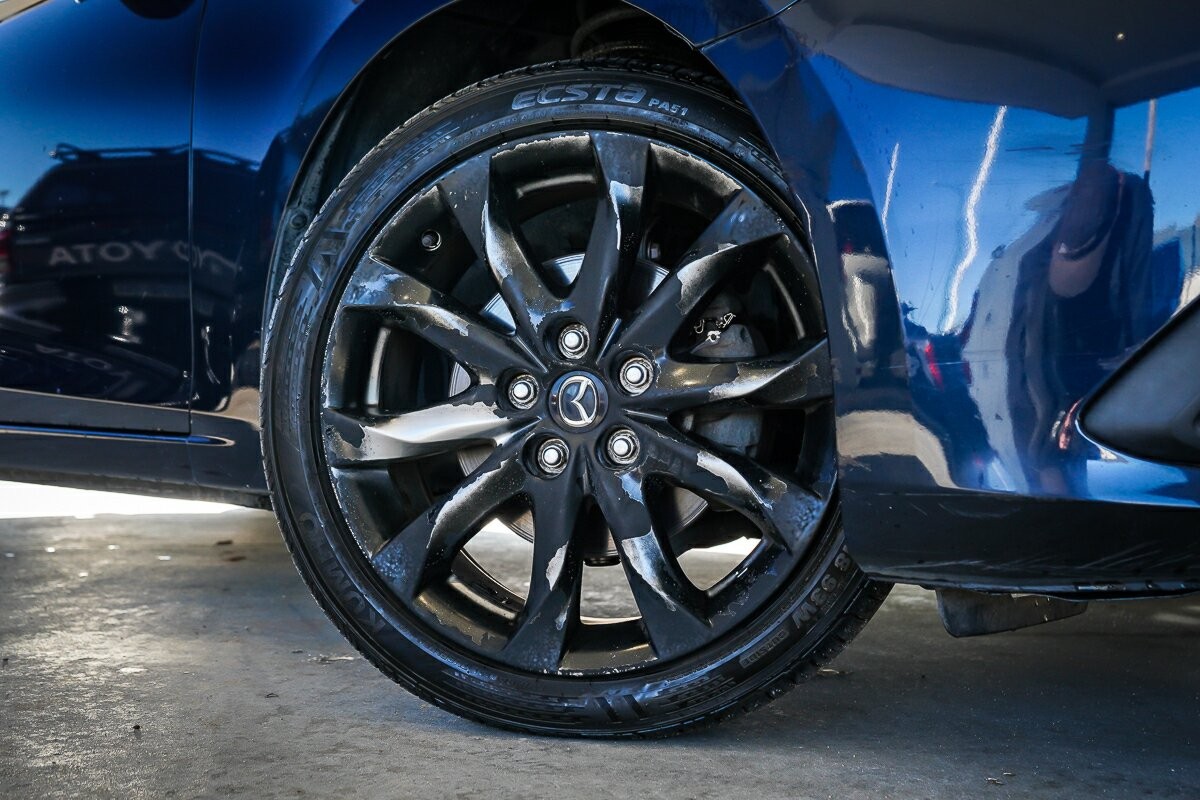 Mazda 3 image 2