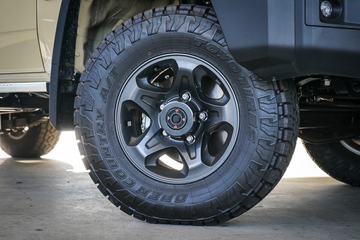 Toyota Landcruiser image 2
